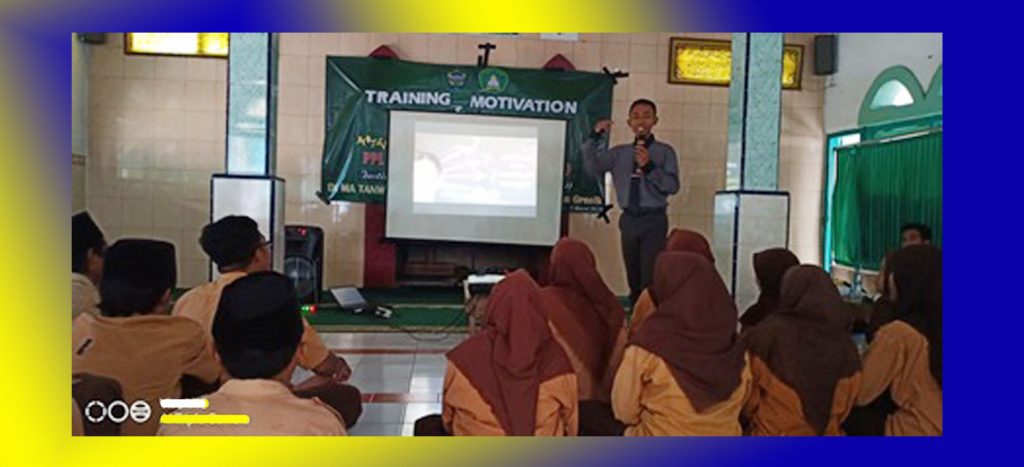 PPL INSUD Gelar Training Motivation & Hypnoteraphy di MA Tanwirul Qulub
