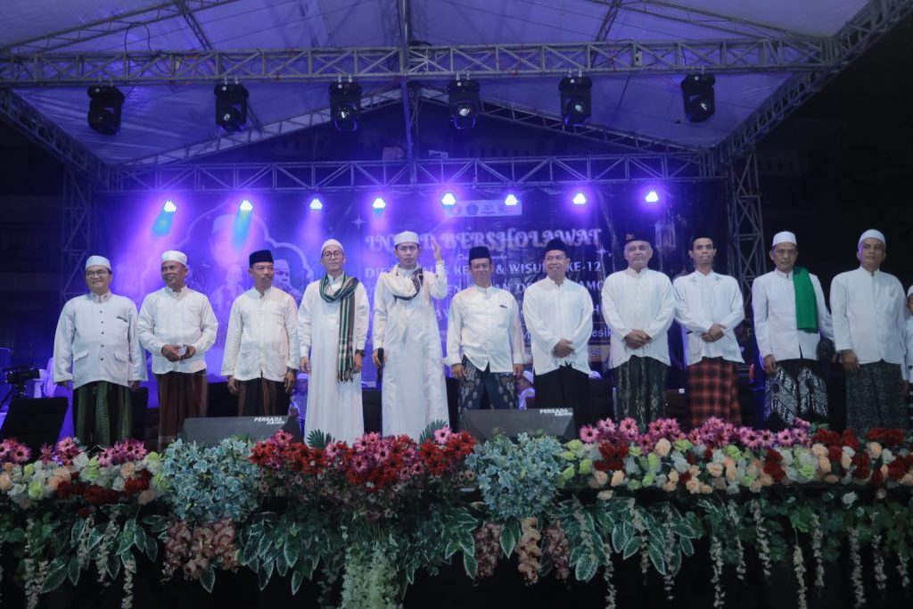 Puluhan Ribu Pecinta Sholawat Hadiri INSUD Bersholawat dalam Rangka Dies Natalis ke-16